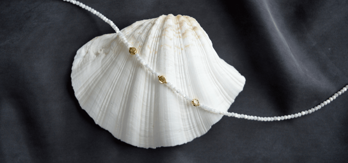 GOLD DAINTY NECKLACES