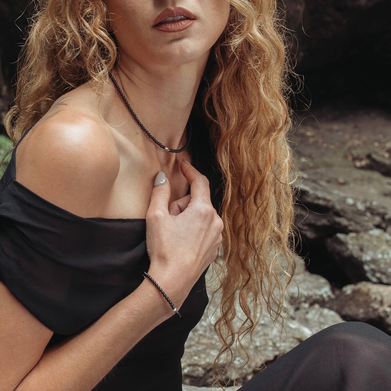 THE DAINTY- Silver- Obsidian- NECKLACE