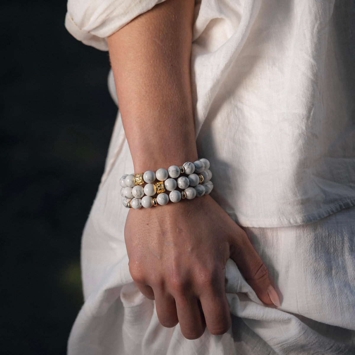 WHITE HOWLITE & GOLD BEADED BRACELET - Headless Nation