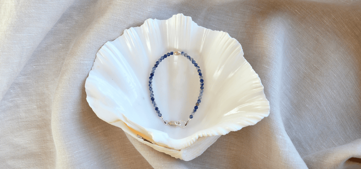 DAINTY BRACELETS