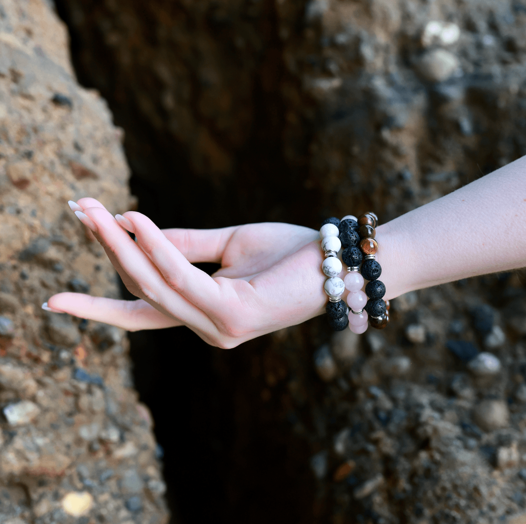 WHITE HOWLITE & LAVA STONE BEADED BRACELET - EXODUS COLLECTION - Headless Nation