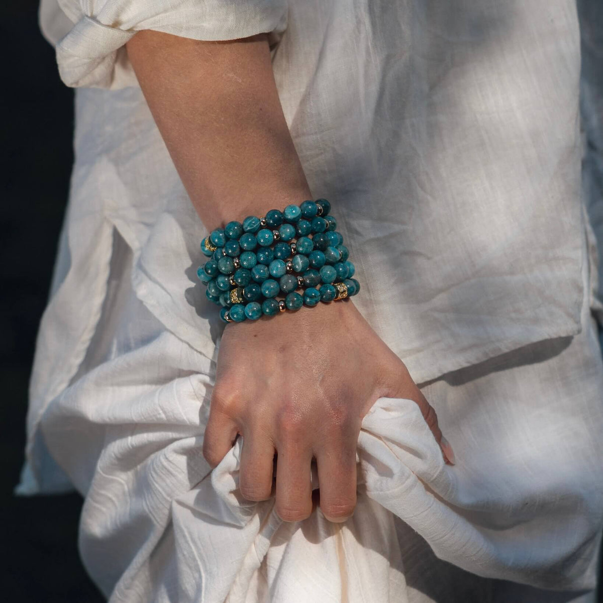APATITE & GOLD BEADED BRACELET