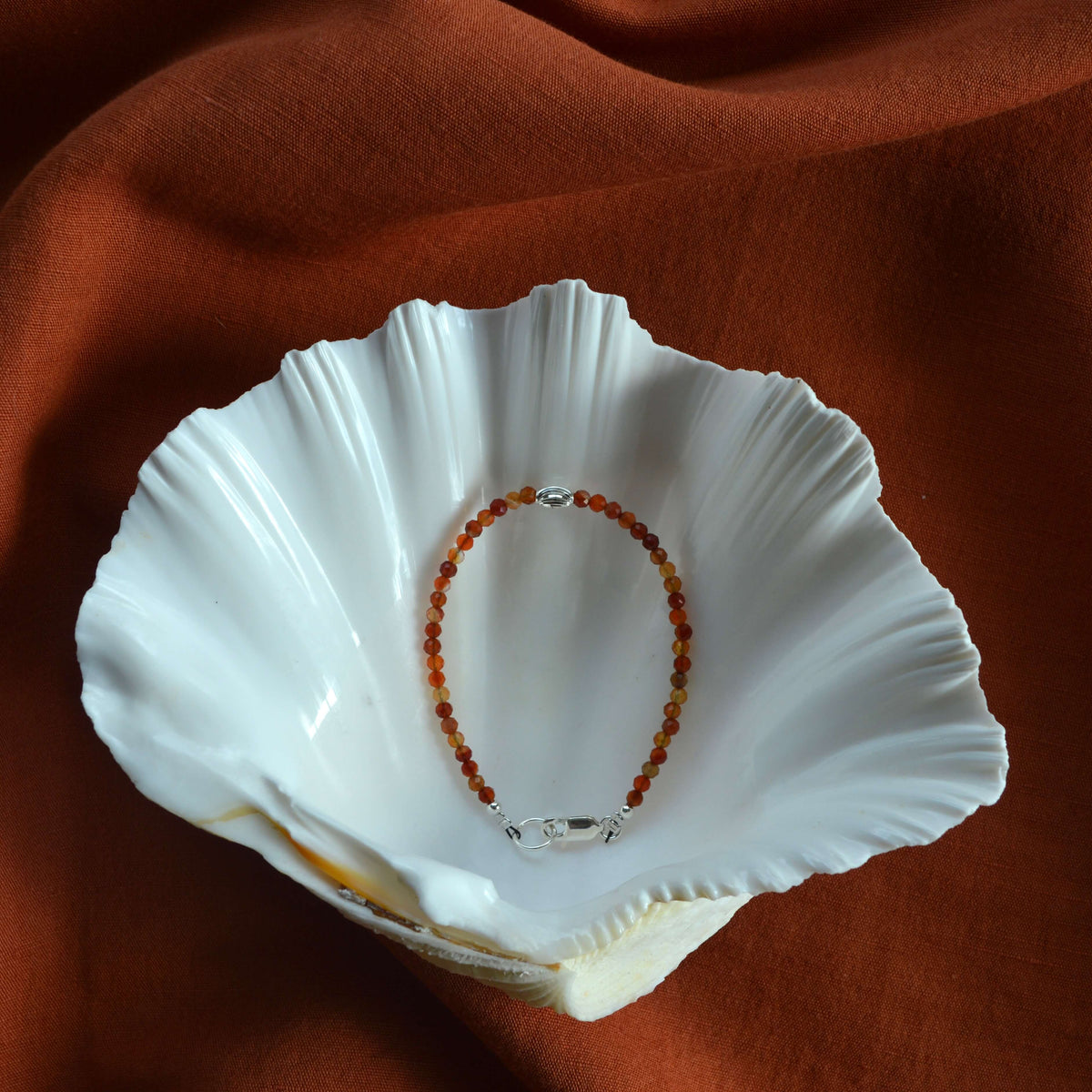 CARNELIAN DAINTY BRACELET