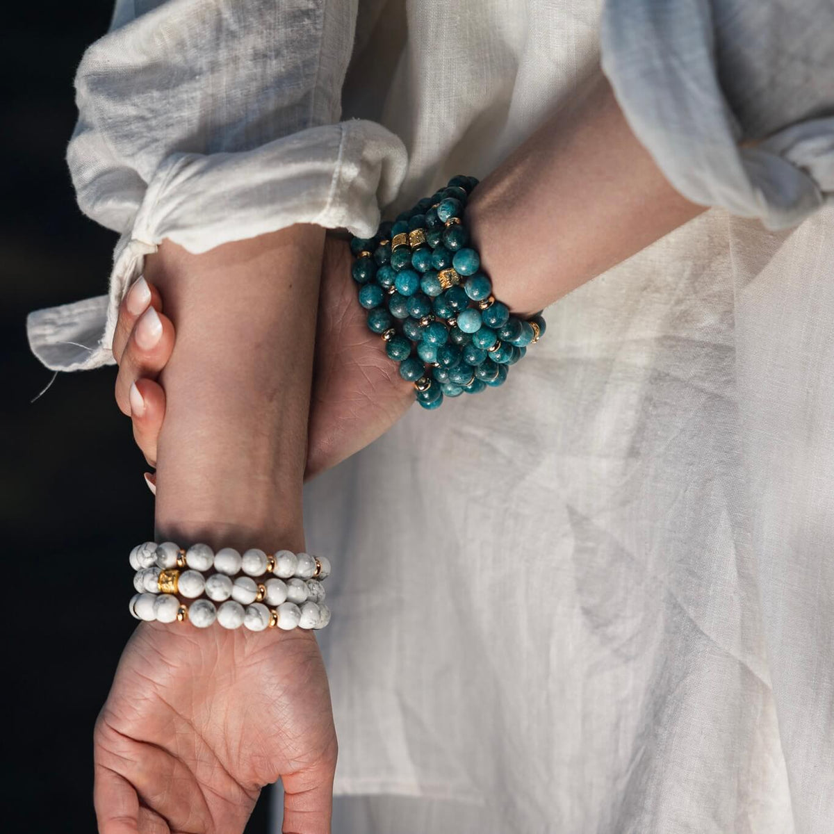 APATITE & GOLD BEADED BRACELET