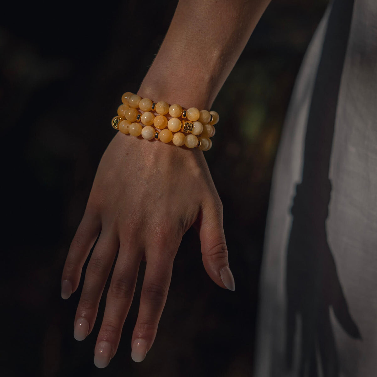 YELLOW JADE & GOLD BEADED BRACELET